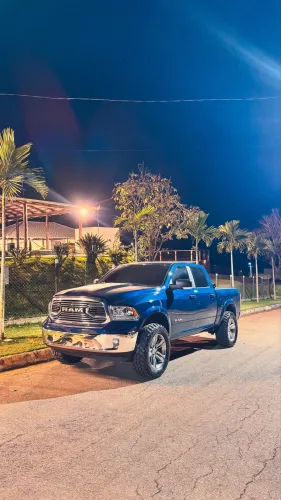 Ram Classic Laramie 5.7 V8 16V Gasolina 4X4 Aut. 2023