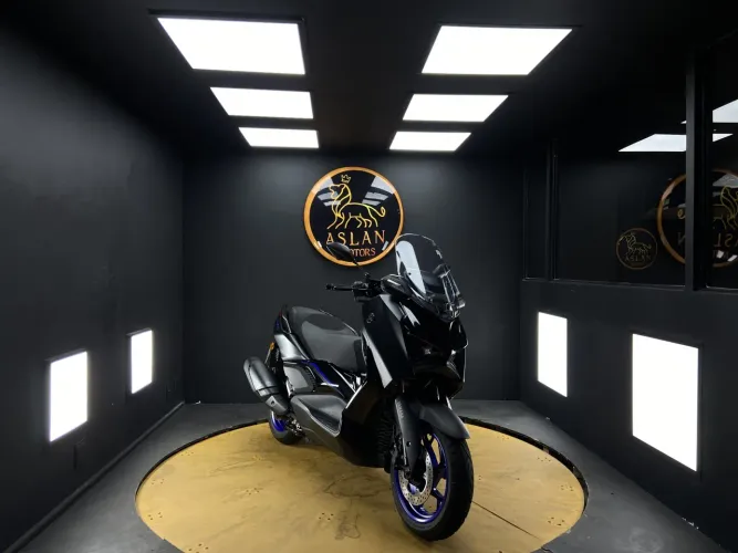 Yamaha Xmax 300 connected abs 2026