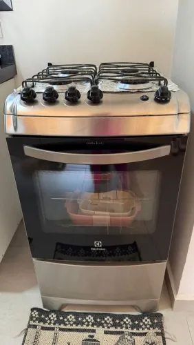 Fogão 4 bocas Eletrolux<br>500,00