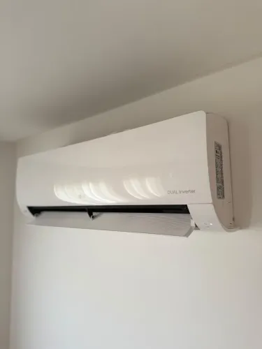 AR-CONDICIONADO LG INVERTER 11.000 BTUs - SUPER NOVO