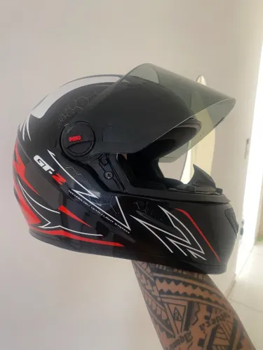Capacete FW3 com viseira fume