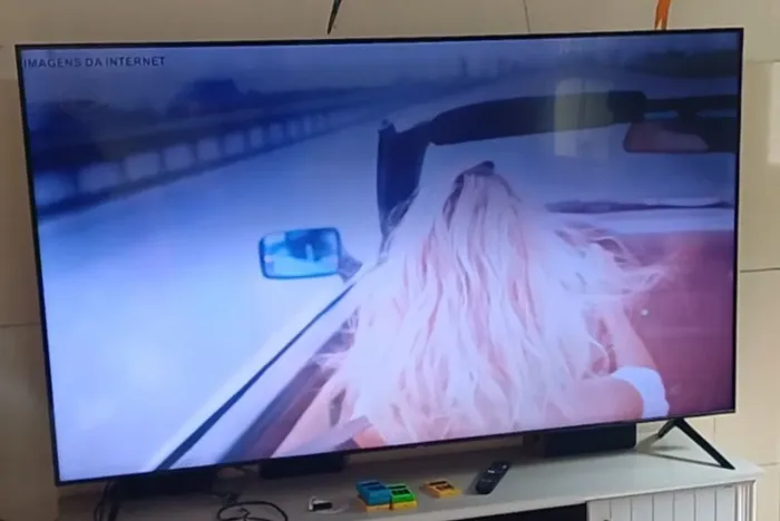 Vende-se um Smart TV de 82 smart Samsung, modelo 2025.