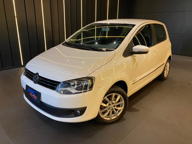 Volkswagen Fox Highline 1.6 Flex 16V 5P 2014