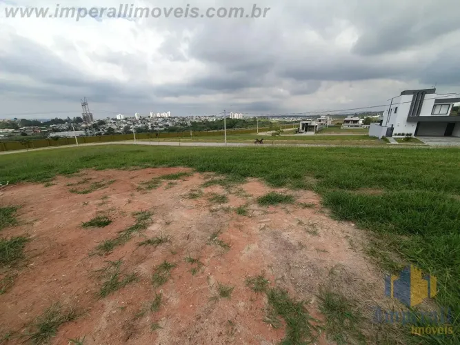 Terreno pequeno aclive 330 m² Condomínio Terras Alpha Urbanova em SJC
