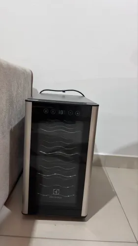 Adega Electrolux 