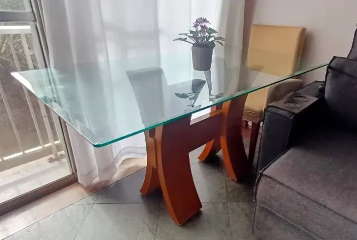 Mesa de jantar (1,60 x 0,90) - tampo de vidro