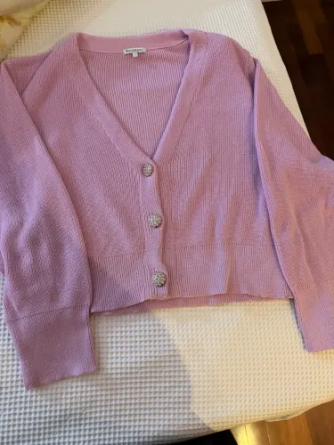 Conjunto de blusa e casaquinho semi novo