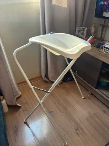 SUPORTE DOBRÁVEL PARA BANHEIRA DE BEBÊ