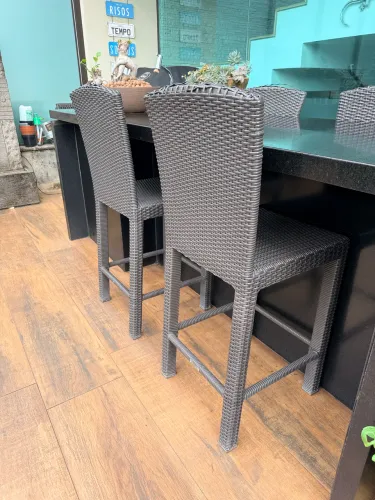 4 BANQUETAS cor café em Fibra Sintética DECK e SOL para bancadas, mesas bistrôs