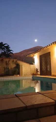Linda residência em Petrópolis, à 20 minutos de Itaipava!