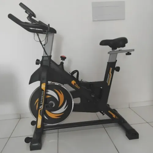 Bicicleta ergometrica spinning
