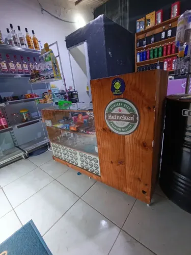 Vendo balcão vitrine madeira de pino