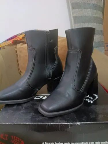 Bota Preta Nova