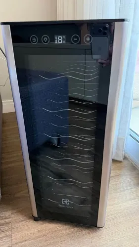 Adega Electrolux Climatizada 12 Garrafas