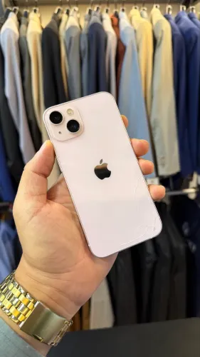 IPhone 13 128GB Rosa ( pequeno trinco no fundo)