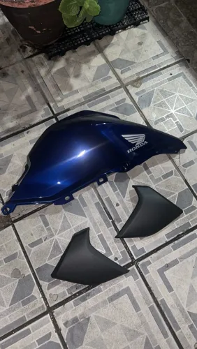 Vendo asa lateral + saia externa paralela, lado direito