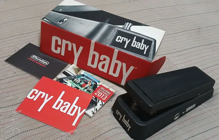 Pedal Wah-Wah Dunlop CryBaby Classic GCB95, original com caixa