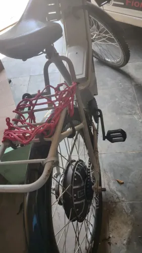 Vendo bicicleta elétrica 800w de potência.