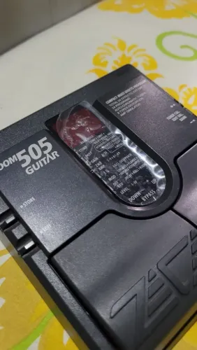 Pedaleira de guitarra Zoom 505