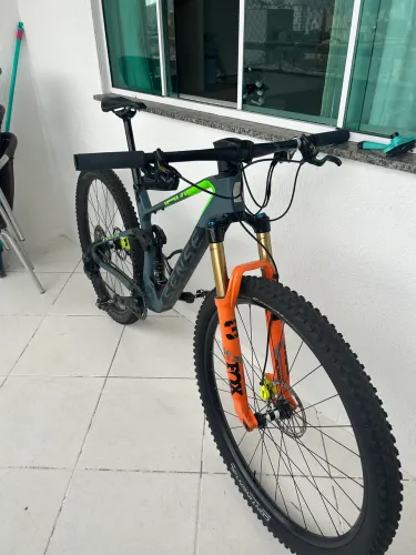 Sense Invictus Evo (full carbono - tam M) - 2020