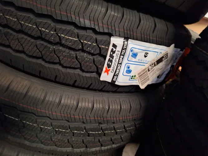 Pneus novos 205/75/16 Carga só 549.99
