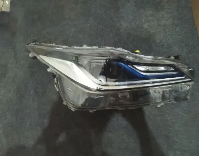 Farol Corolla 2020 A 2024 hybrid