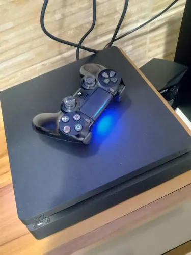PS4 SLIM 500GB + DE 15 JOGOS MIDIA DIGITAL