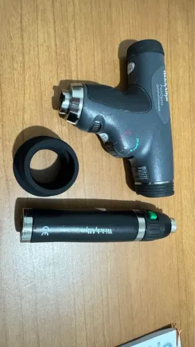 Oftalmoscópio Welch Allyn Panoptic + Cabo Recarregável Li-Ion 3.5V