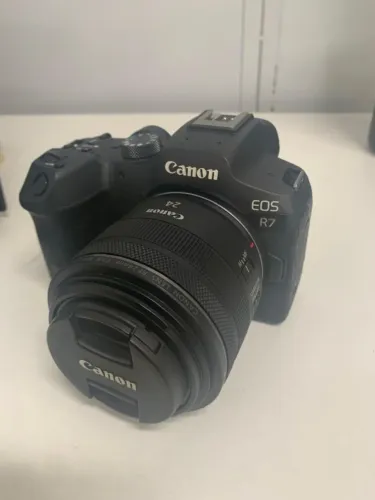 Canon R7