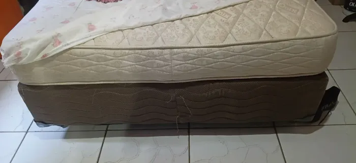 Vendo uma Cama Box casal Onix