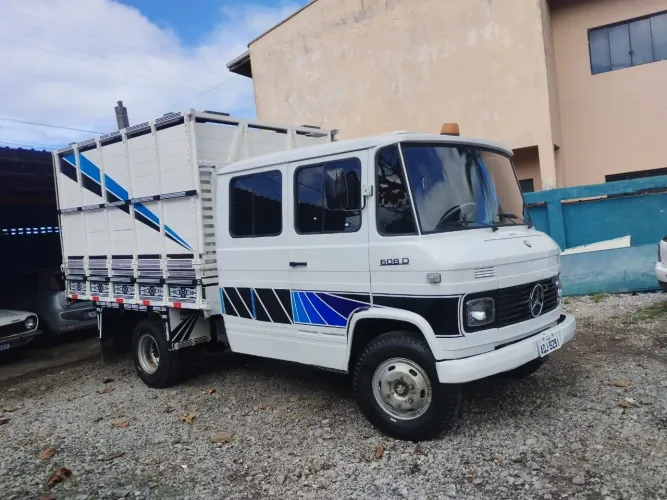 Mercedes-Benz 180-D Pick-up/furgão 2.4 Diesel 1981