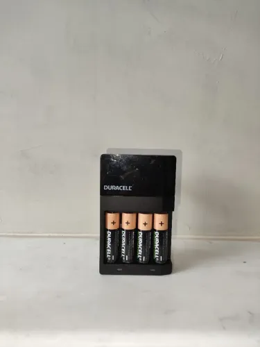 Carregador de pilhas Duracell