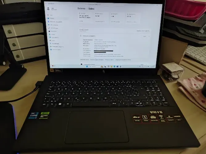 Acer Nitro V15 - Modelo ANV15-51-73E9