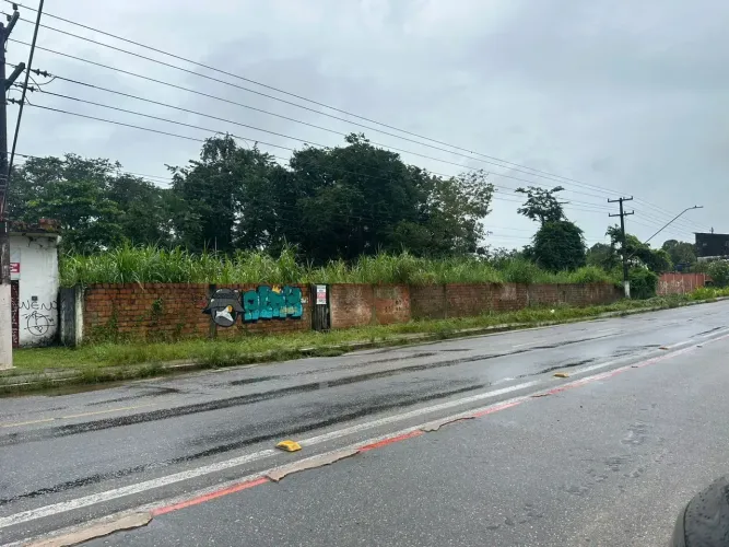 TERRENO COM 5 MIL METROS NO TAPANA.