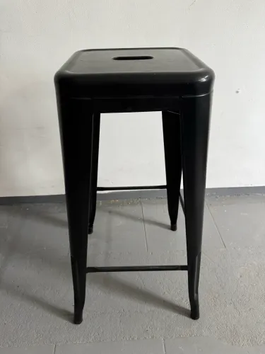 6 Banqueta Tolix Alta em Aço Preto Vendemos também sozinhas por 150,00 cada.