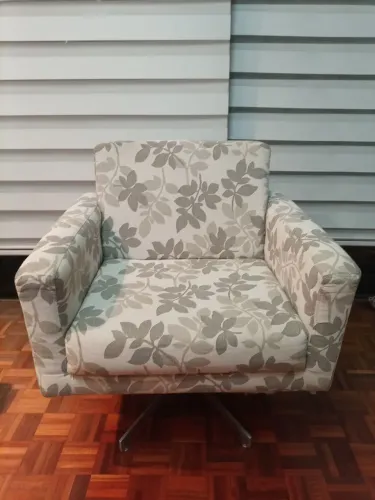 Poltrona Giratória 77C x 67L x 90A