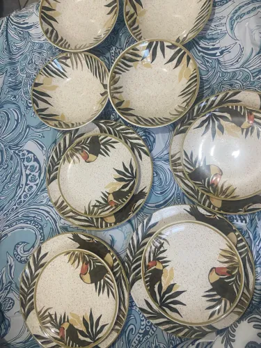 Conjunto de pratos