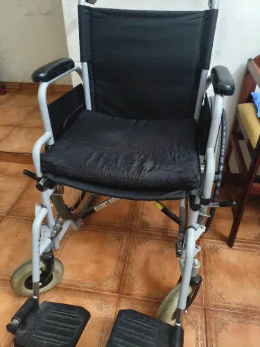 Cadeira de rodas dobrável 