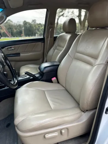 Toyota Hilux SW4 SRV D4-d 4X4 3.0 TDI Dies. AUT 2014