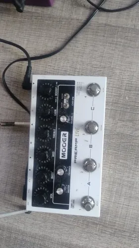 Simulador de preamp Mooer live