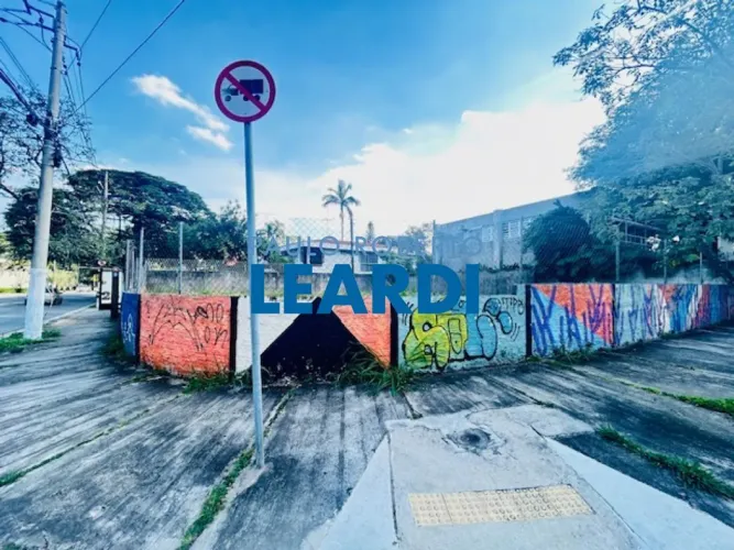 AREA - VILA MADALENA - SP