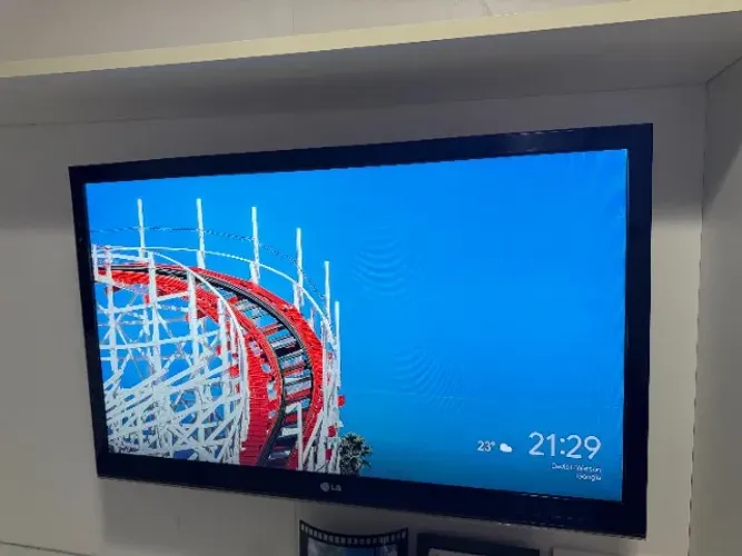 Oportunidade Única - TV 42" LG - LED FULL HD - SMART TV com Chomecast - Novíssima