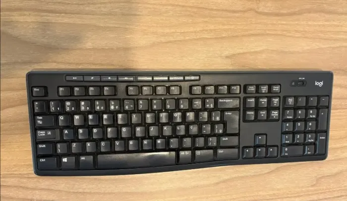 Teclado sem fio Logitech k270 com layout abnt2