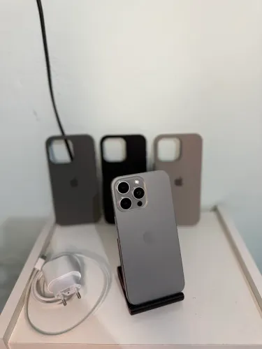 iPhone 15 pro max 512GB
