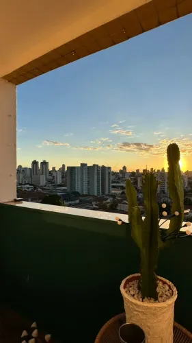Apartamento / Venda - 2 quartos sendo 2 vagas reformado / Residencial Caparaó no Bairro Hi