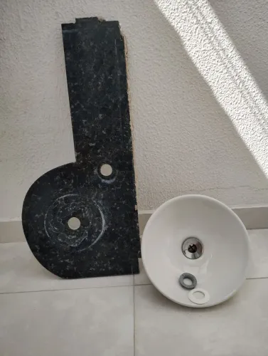 Pedra de banheiro com cuba