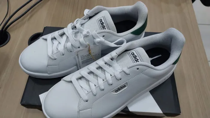 Tênis Adidas
