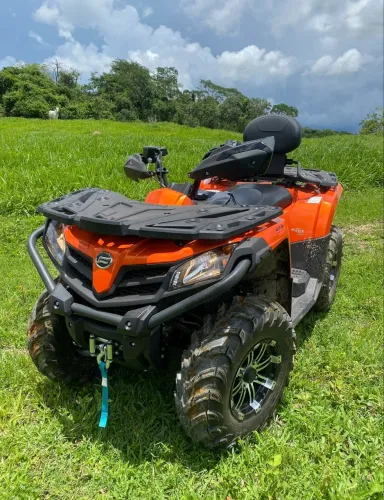 Quadriciclo modelo cforce 520