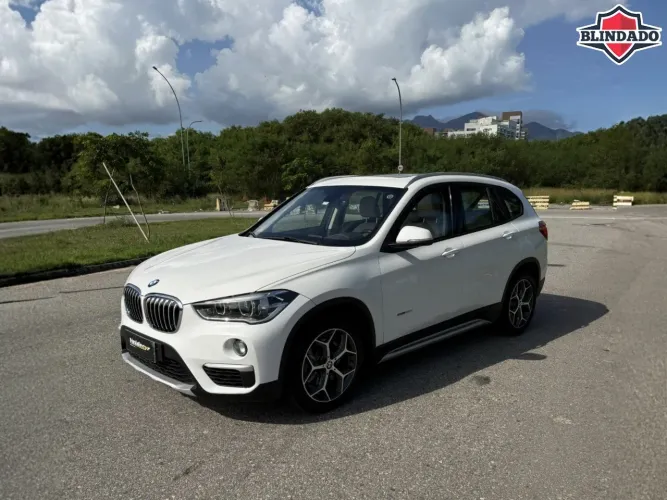 BMW X1 Sdrive 20I X-line 2.0 TB Active Flex 2017
