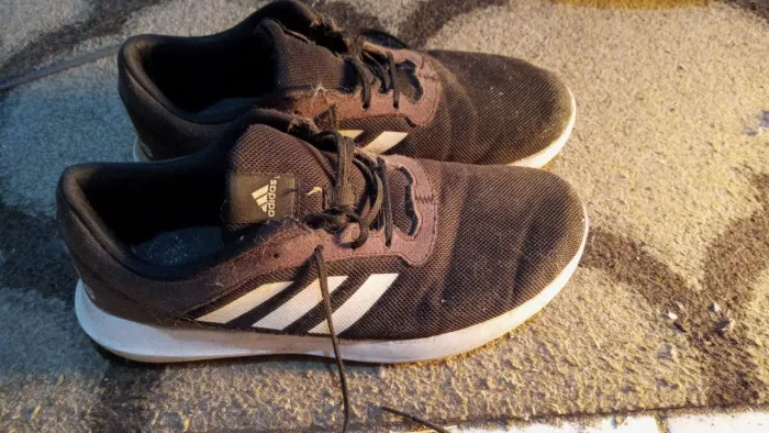 Tênis Adidas tamanho 40